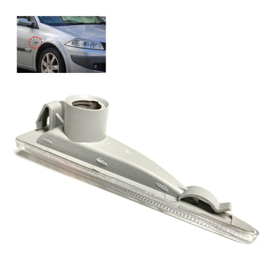 Renault Megane II Front Right Indicator Repeater Light Cluster 8200301242